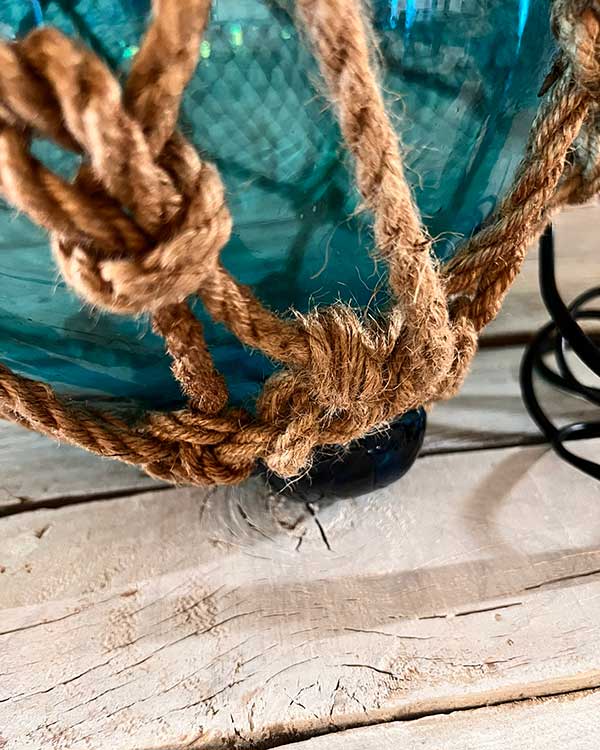 VINTAGE TURQUIOSE FISH FLOAT LIGHT CLOSE UP WEB