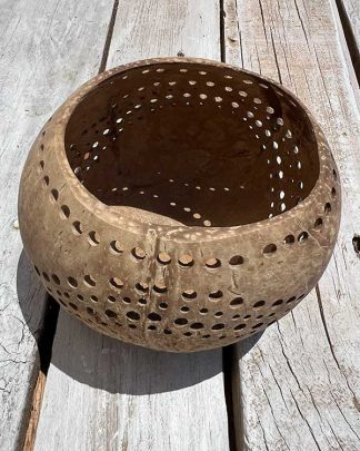 COCONUT SHELL CANDLE HOLDER WITH CARVED DETAIL