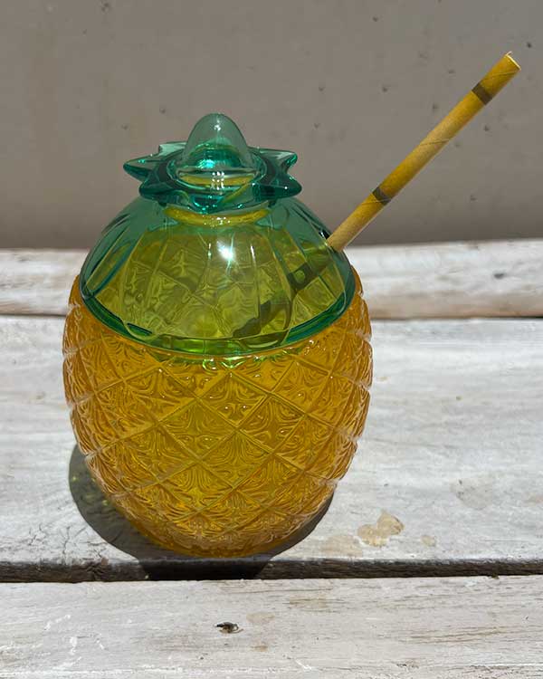 PLASTIC PINAPPLE DRINKING CUP WITH REMOVABLE LID