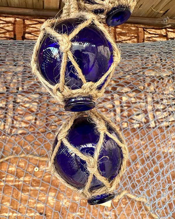 MINI BLUE FISH FLOAT STRING DECOR CLOSE UP