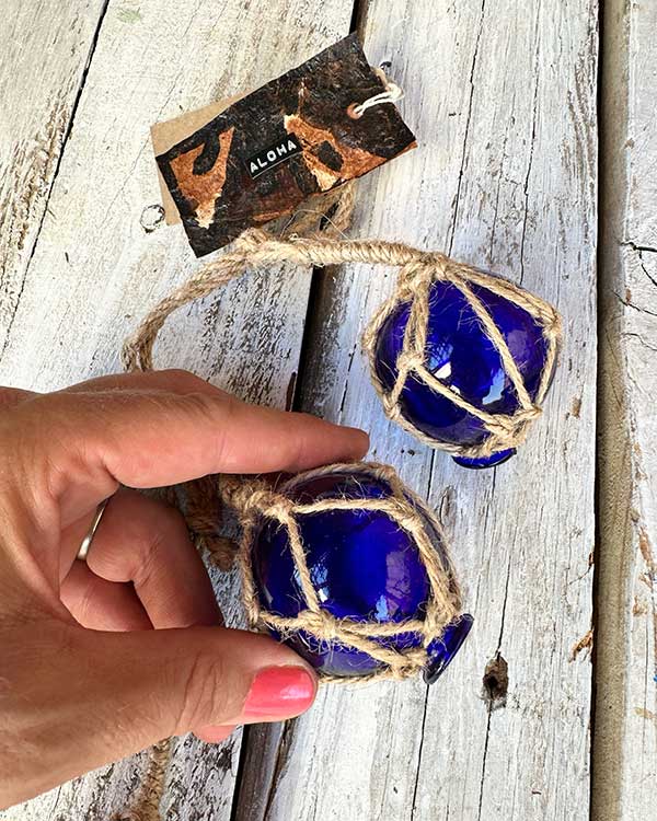 MINI BLUE FISH FLOAT STRING DECOR HELD IN HAND